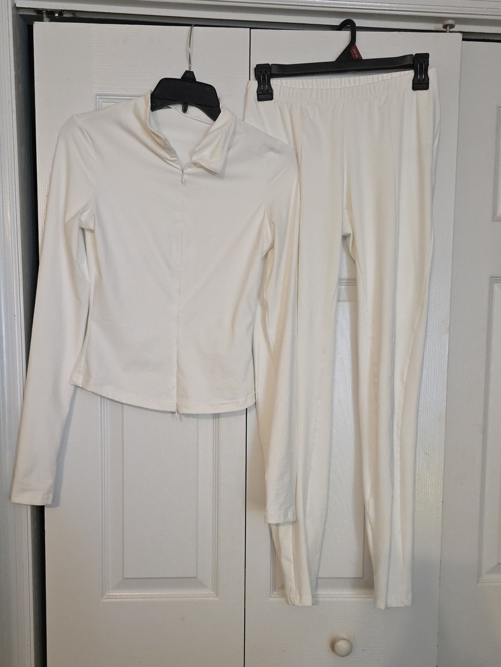 True White Long Sleeve Zip Top & Matching Leggings Set